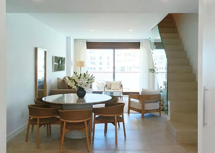 Διαμέρισμα Seaview Penthouse Εστεπόνα