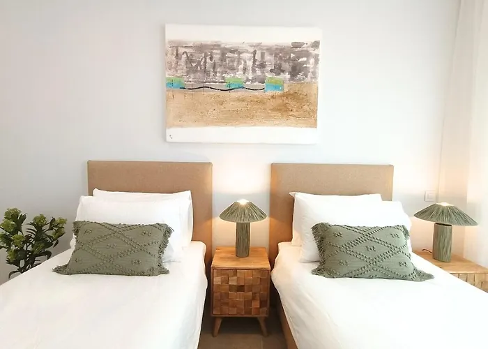 Seaview Penthouse Εστεπόνα