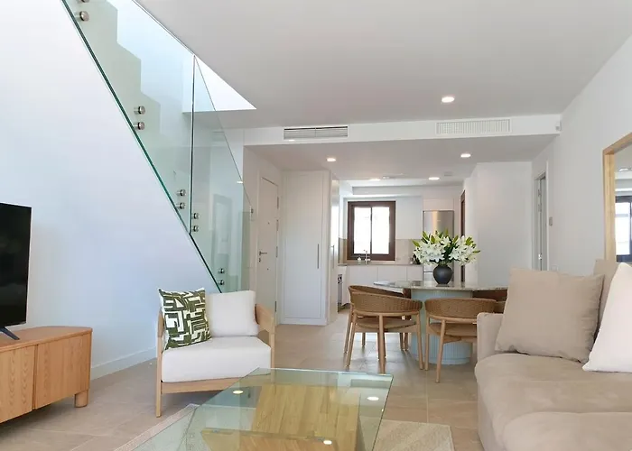 Seaview Penthouse Εστεπόνα